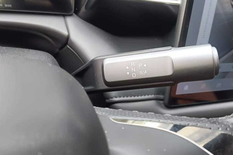Used AION V 2024 Aion Tyrannosaurus 520 Intelligent Premium Edition Gear Lever