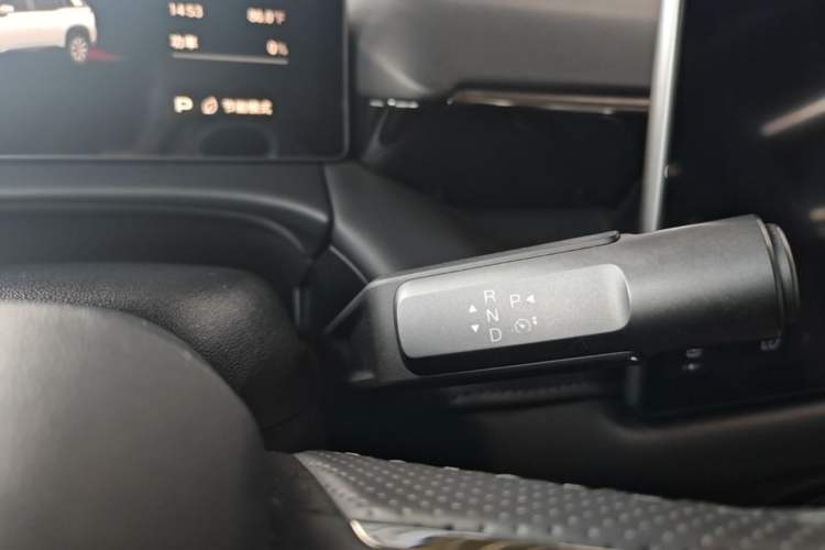 Used AION V 2024 Aion Tyrannosaurus 650 LiDAR Edition Gear Lever