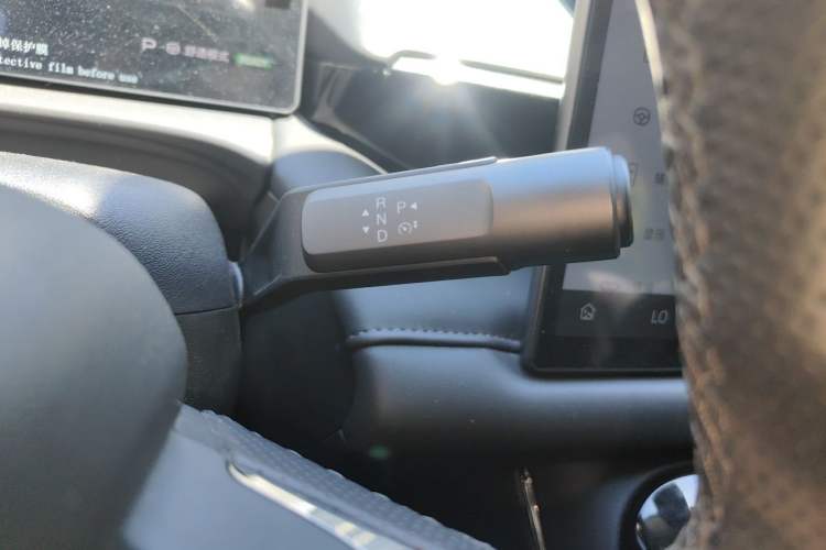 Used AION V 2024 Aion Tyrannosaurus 650 Smart Luxury Edition Gear Lever