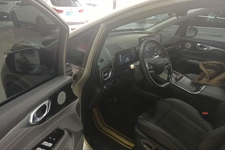 Used AION V 2024 Plus 70 Star Edition Lithium Iron Phosphate Interior 3