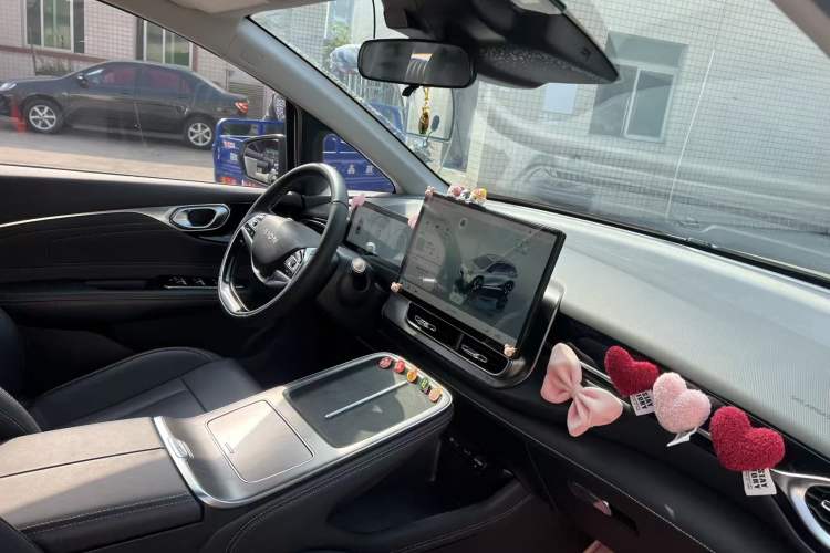 Used AION V 2024 Plus 70 Star Edition Ternary Lithium Interior 4