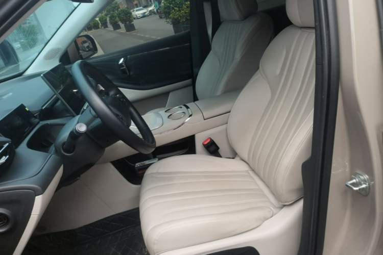 Used AION V 2024 Aion Tyrannosaurus 650 LiDAR Edition Left Front Seat