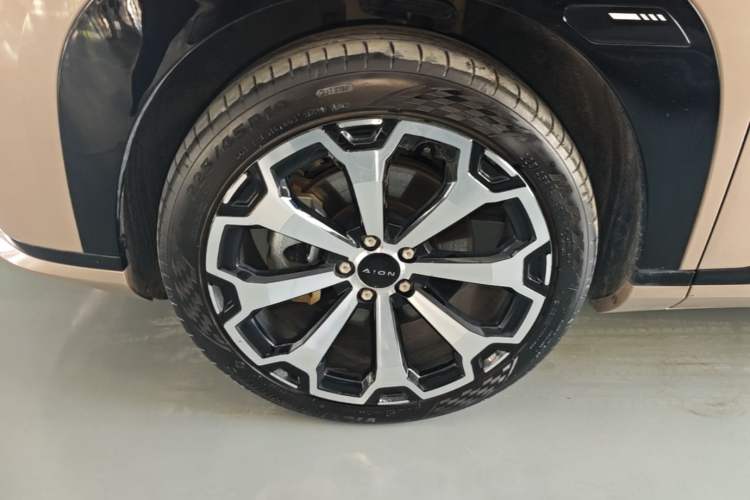 Used AION V 2024 Aion Tyrannosaurus 520 Smart Luxury Edition Left Front Wheel Hub