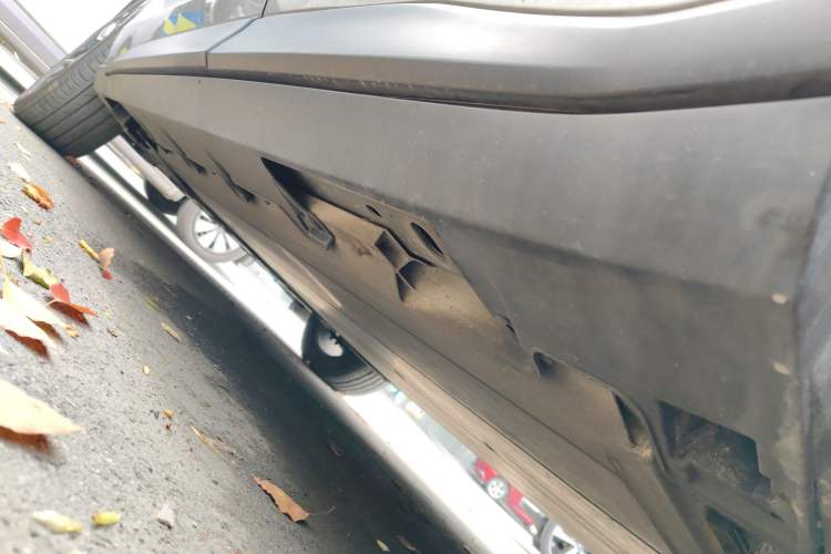 Used AION V 2024 Plus 70 Smart Edition Ternary Lithium Left Side Sill