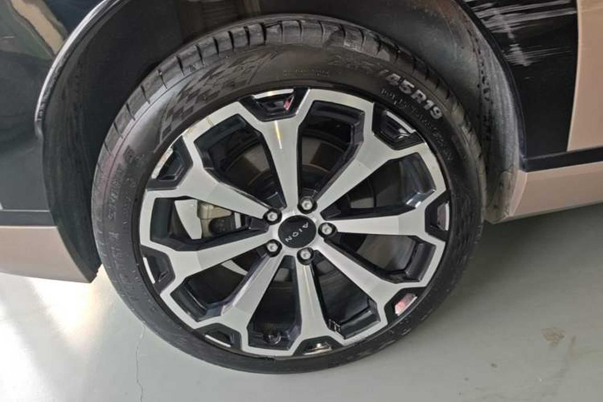 Used AION V 2024 Aion Tyrannosaurus 520 Smart Luxury Edition Right Rear Wheel Hub