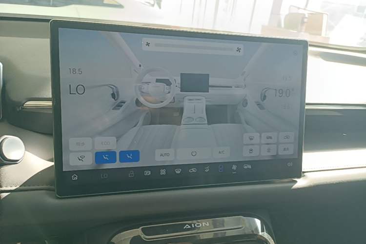 Used AION V 2024 Aion Tyrannosaurus 650 Smart Luxury Edition Audio And AC Panel