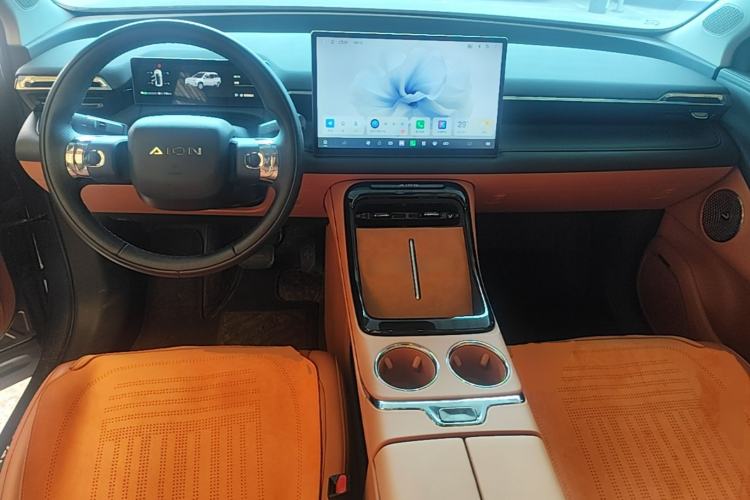Used AION V 2024 Aion Tyrannosaurus 650 Smart Luxury Edition Center Console