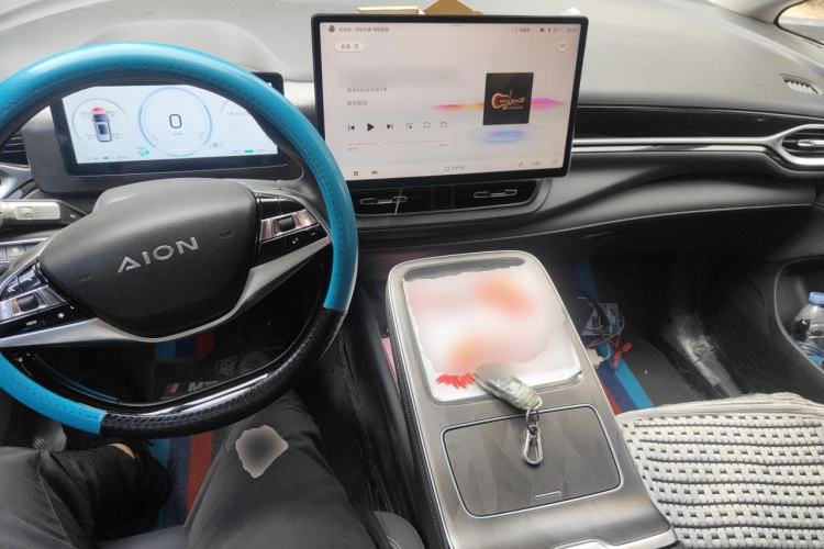 Used AION V 2024 Plus 70 Smart Edition Ternary Lithium Center Console