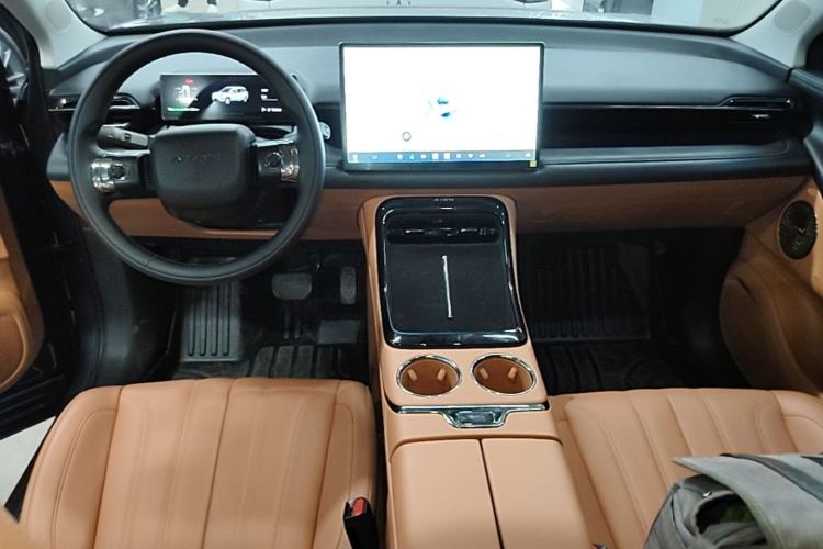 Used AION V 2024 Aion Tyrannosaurus 650 Smart Luxury Edition Center Console