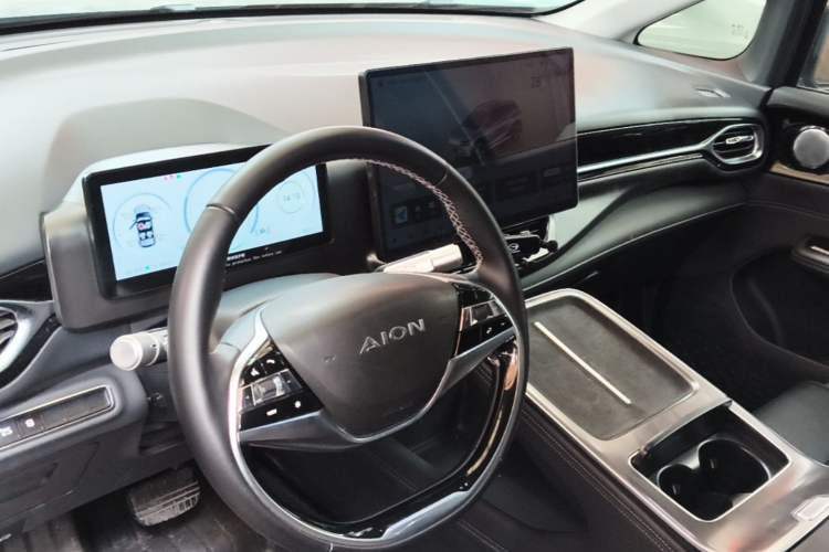 Used AION V 2024 Plus 70 Star Edition Ternary Lithium Center Console