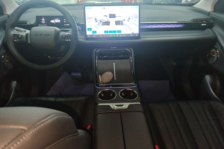 Used AION V 2024 Aion Tyrannosaurus 520 Smart Luxury Edition Center Console