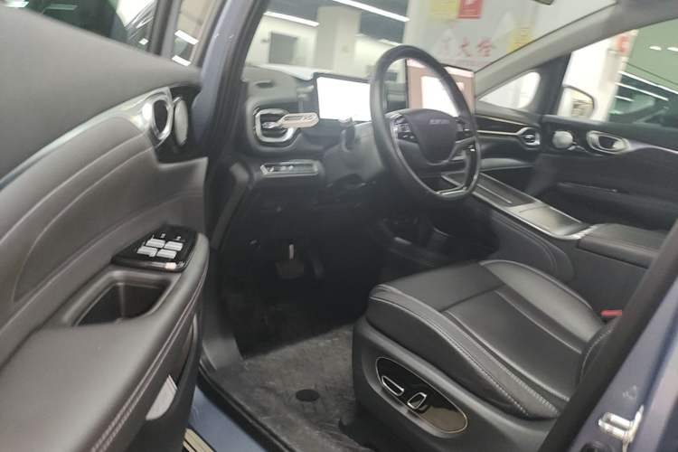 Used AION V 2024 Plus 70 Star Edition Ternary Lithium Driver Seat