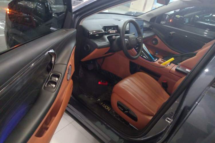 Used AION V 2024 Aion Tyrannosaurus 650 LiDAR Edition Driver Seat
