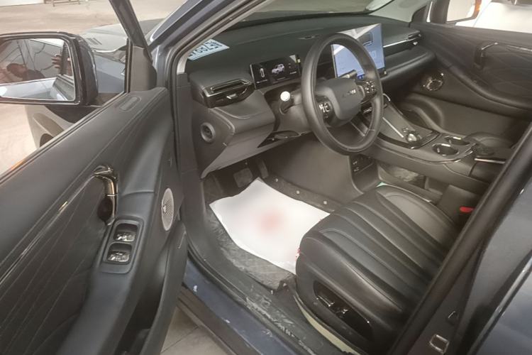 Used AION V 2024 Aion Tyrannosaurus 650 LiDAR Edition Driver Seat