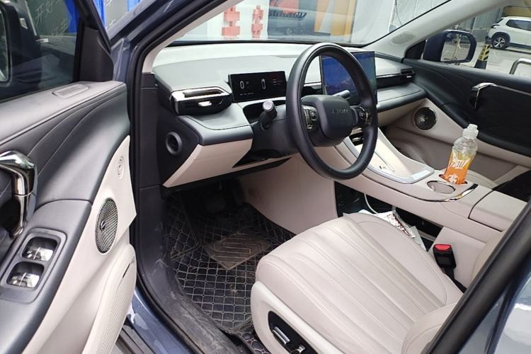 Used AION V 2024 Aion Tyrannosaurus 650 LiDAR Edition Driver Seat