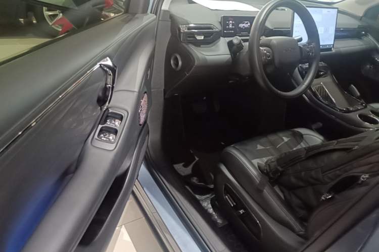 Used AION V 2024 Aion Tyrannosaurus 650 LiDAR Edition Driver Seat