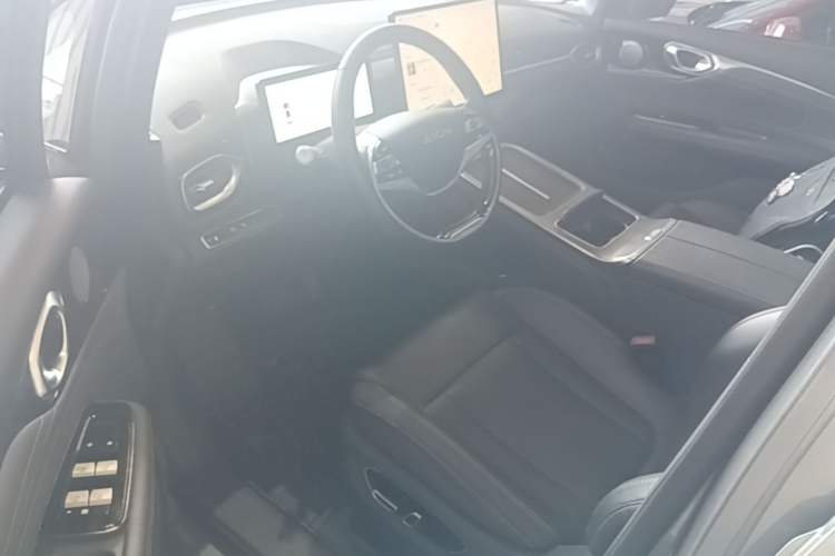 Used AION V 2024 Plus 70 Ultra-Charging Version Ternary Lithium Driver Seat