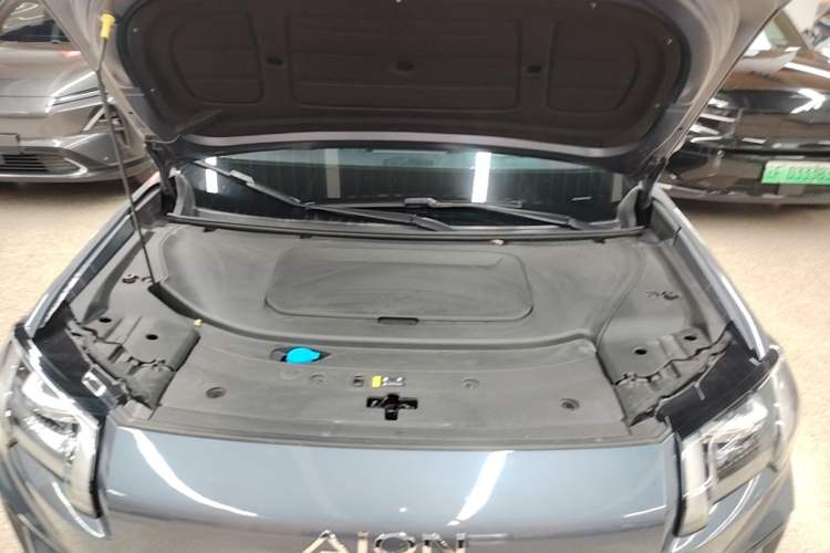 Used AION V 2024 Aion Tyrannosaurus 650 Smart Premium Edition Engine Bay