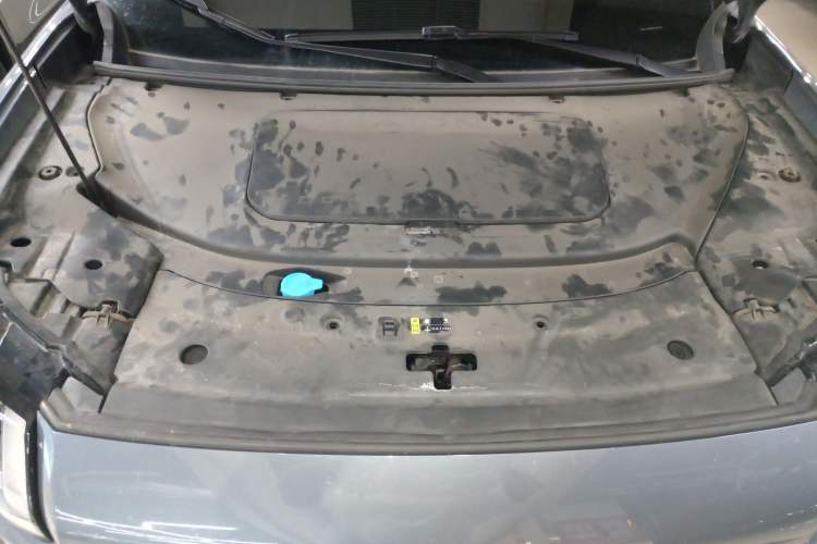 Used AION V 2024 Aion Tyrannosaurus 650 LiDAR Edition Engine Bay