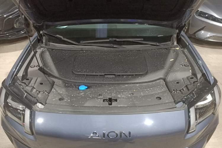 Used AION V 2024 Aion Tyrannosaurus 650 Smart Premium Edition Engine Bay