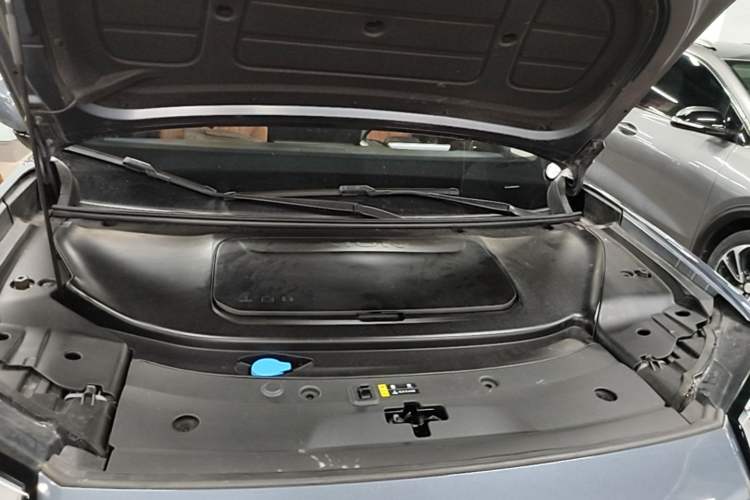 Used AION V 2024 Aion Tyrannosaurus 650 Smart Luxury Edition Engine Bay