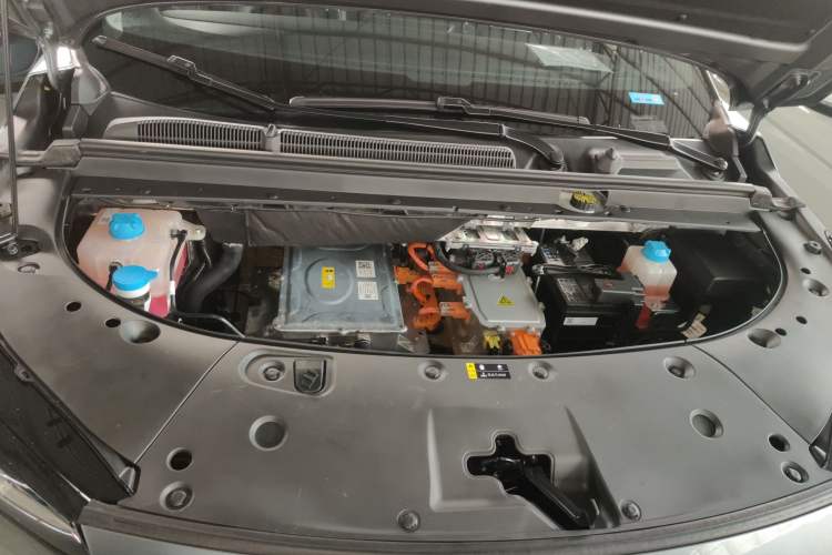 Used AION V 2024 Plus 70 Star Edition Lithium Iron Phosphate Engine Bay