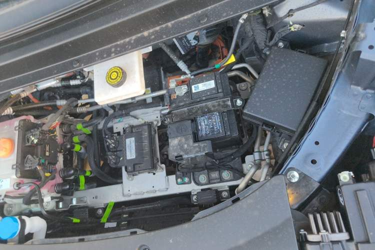 Used AION V 2024 Aion Tyrannosaurus 650 LiDAR Edition Engine Bay Left