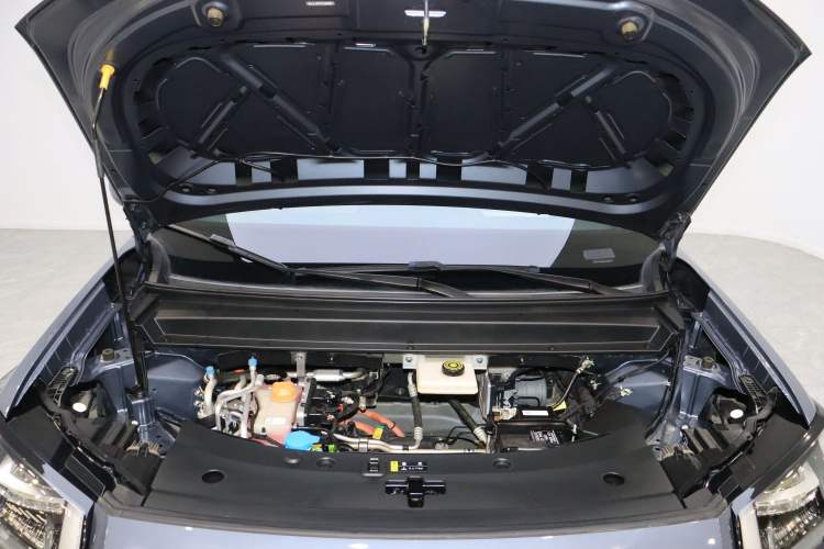 Used AION V 2024 Aion Tyrannosaurus 650 LiDAR Edition Engine Bay