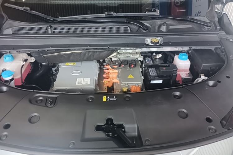 Used AION V 2024 Plus 70 Ultra-Charging Version Ternary Lithium Engine Bay