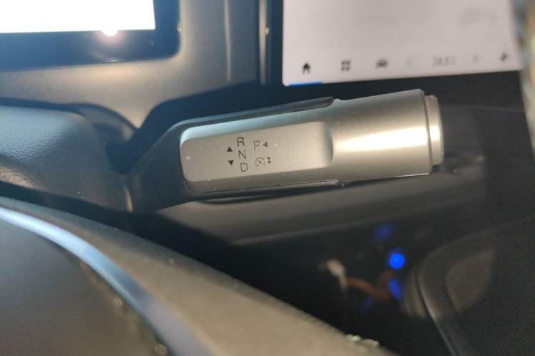 Used AION V 2024 Plus 70 Star Edition Lithium Iron Phosphate Gear Lever