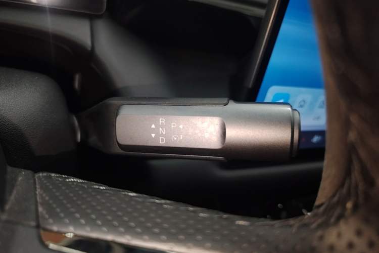 Used AION V 2024 Aion Tyrannosaurus 520 Intelligent Premium Edition Gear Lever