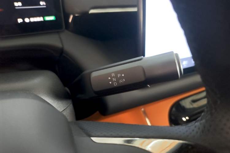 Used AION V 2024 Aion Tyrannosaurus 650 LiDAR Edition Gear Lever