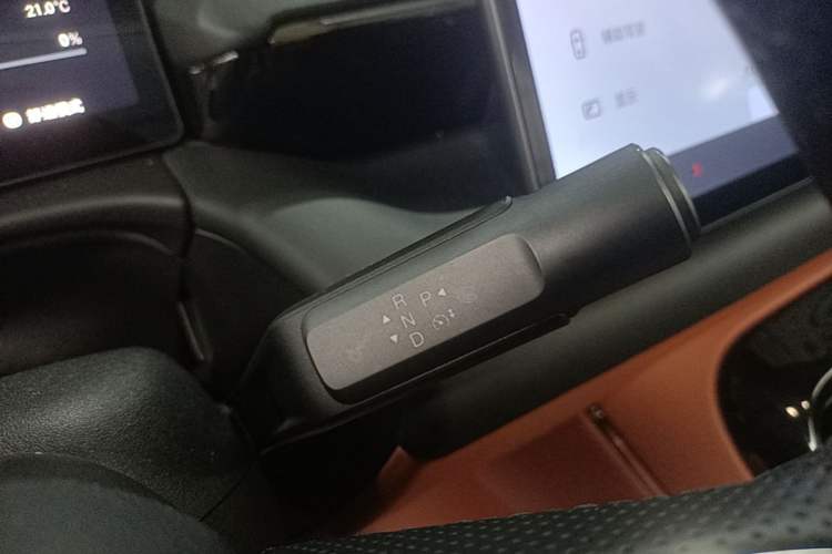 Used AION V 2024 Aion Tyrannosaurus 650 LiDAR Edition Gear Lever