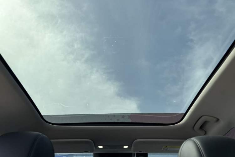 Used AION V 2024 Aion Tyrannosaurus 650 Smart Luxury Edition Headliner