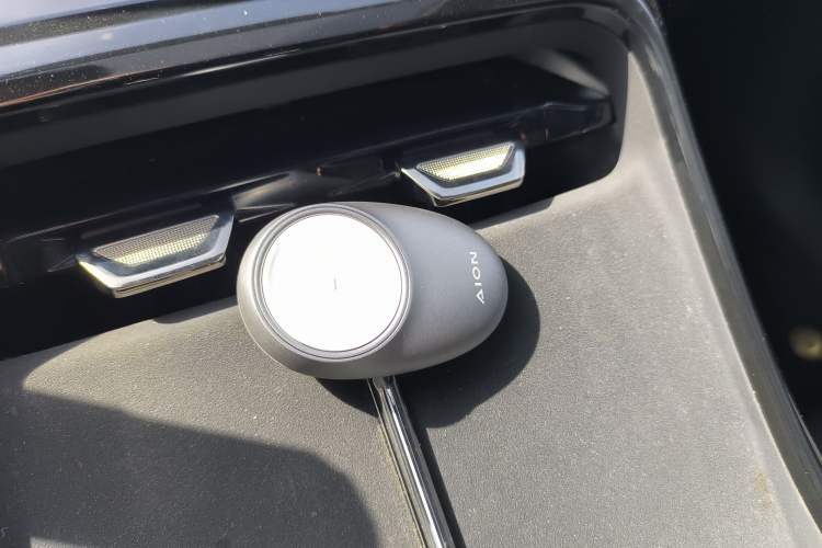 Used AION V 2024 Aion Tyrannosaurus 650 Smart Luxury Edition Interior 1