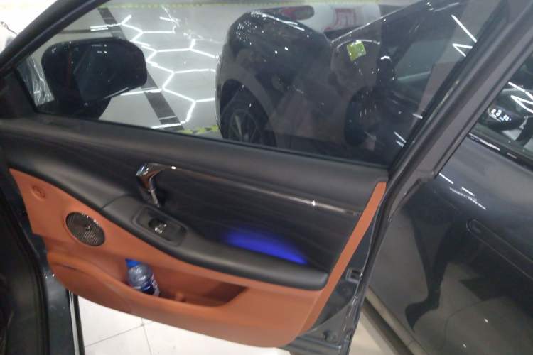 Used AION V 2024 Aion Tyrannosaurus 650 LiDAR Edition Interior 2