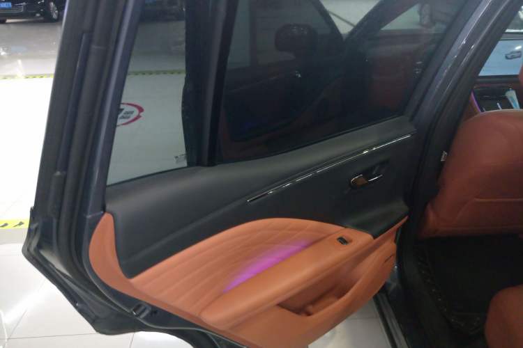 Used AION V 2024 Aion Tyrannosaurus 650 LiDAR Edition Interior 5