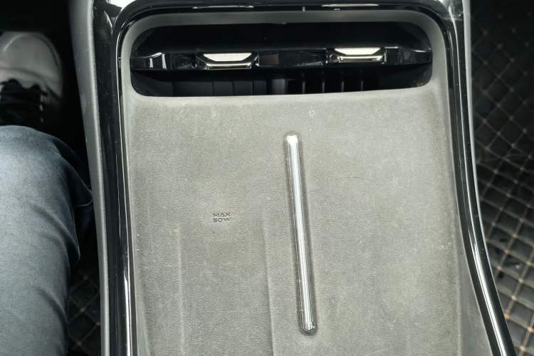 Used AION V 2024 Aion Tyrannosaurus 650 Smart Premium Edition Interior 5