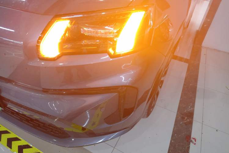 Used AION V 2024 Aion Tyrannosaurus 650 LiDAR Edition Left Front Headlight