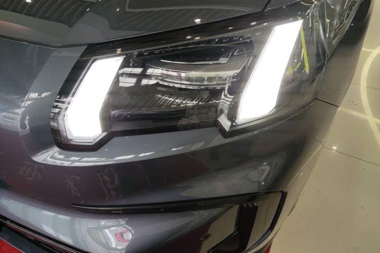 Used AION V 2024 Aion Tyrannosaurus 650 LiDAR Edition Left Front Headlight