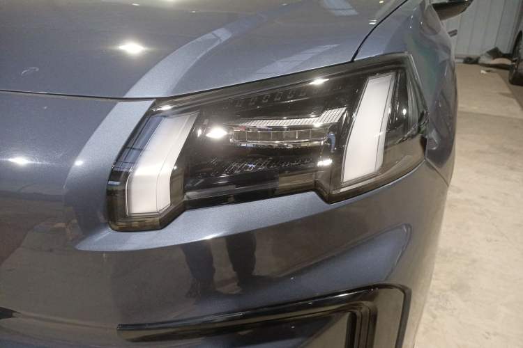 Used AION V 2024 Aion Tyrannosaurus 650 Smart Premium Edition Left Front Headlight