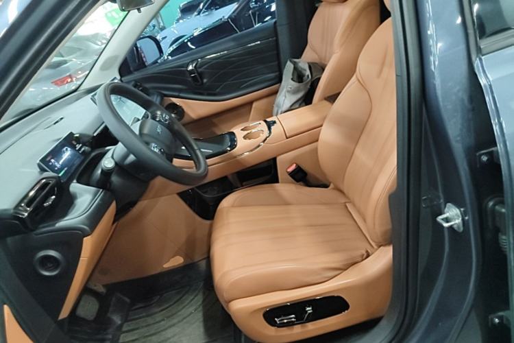 Used AION V 2024 Aion Tyrannosaurus 650 Smart Luxury Edition Left Front Seat