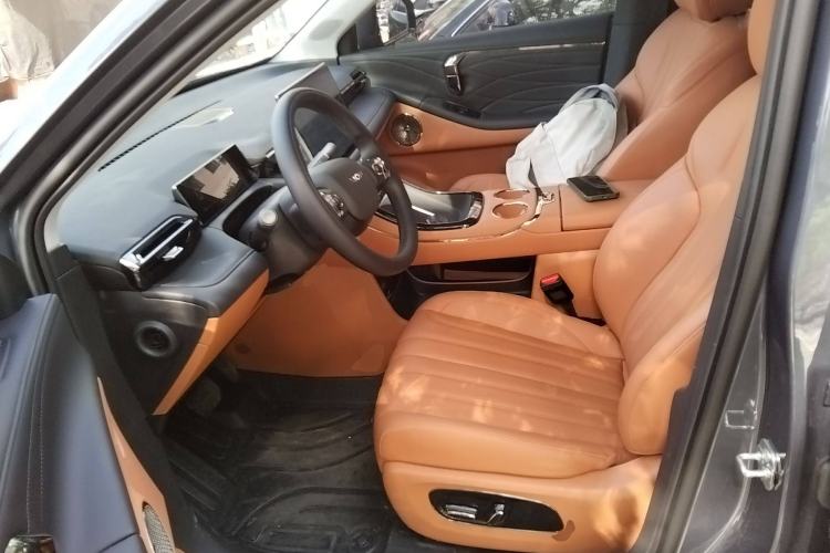 Used AION V 2024 Aion Tyrannosaurus 650 Smart Luxury Edition Left Front Seat