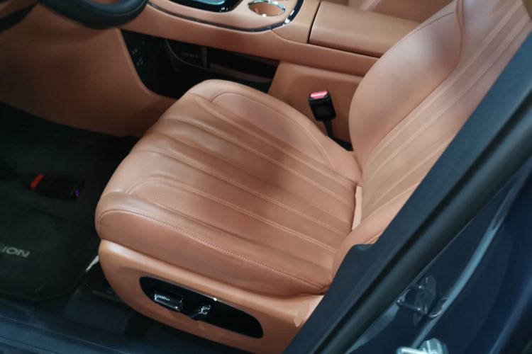 Used AION V 2024 Aion Tyrannosaurus 650 LiDAR Edition Left Front Seat