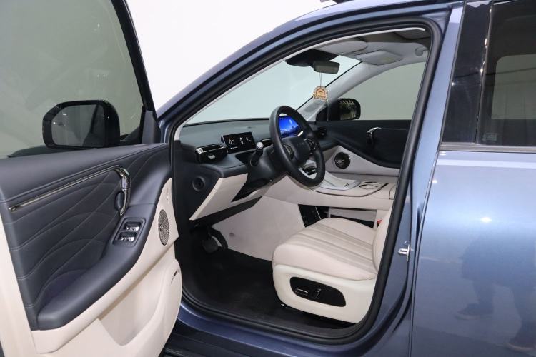 Used AION V 2024 Aion Tyrannosaurus 650 LiDAR Edition Left Front Seat