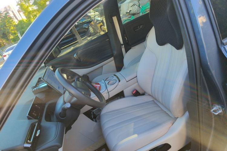Used AION V 2024 Aion Tyrannosaurus 650 LiDAR Edition Left Front Seat