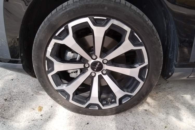 Used AION V 2024 Aion Tyrannosaurus 650 Smart Luxury Edition Left Front Wheel Hub