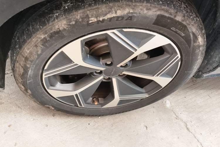 Used AION V 2024 Plus 70 Star Edition Ternary Lithium Left Front Wheel Hub