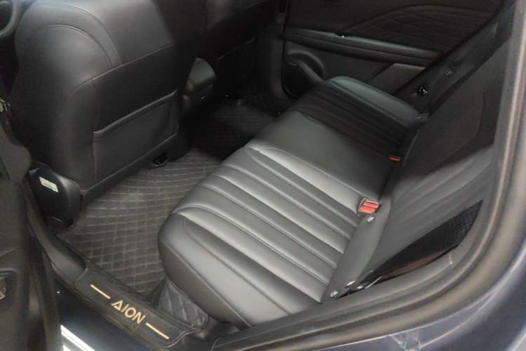 Used AION V 2024 Aion Tyrannosaurus 650 Smart Premium Edition Left Rear Seat