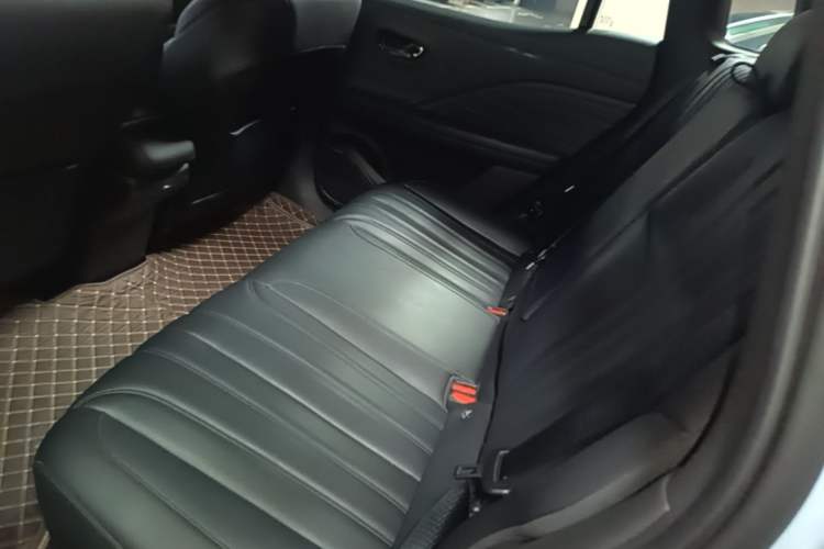 Used AION V 2024 Aion Tyrannosaurus 650 Smart Luxury Edition Left Rear Seat